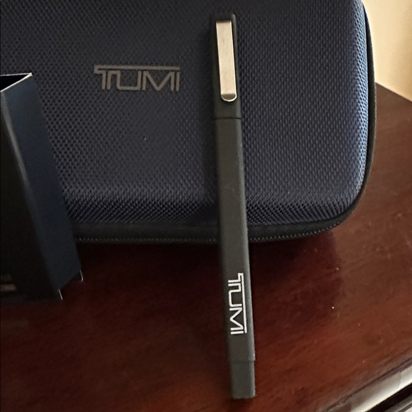 NWOT Tumi hard sided toiletry case 4 piece bundle - Picture 4 of 14